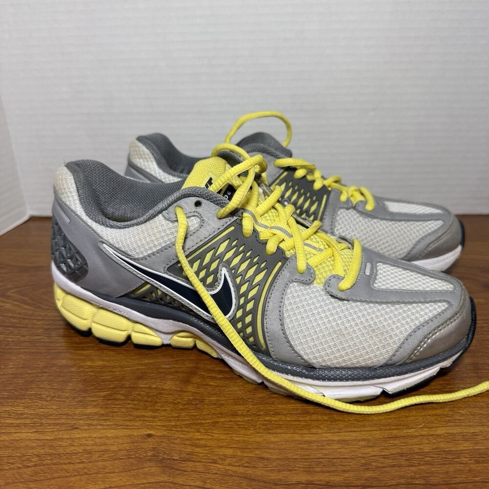 Nike Womens Vomero 6 Sneakers 443809-107 Silver & Yellow Womens 7